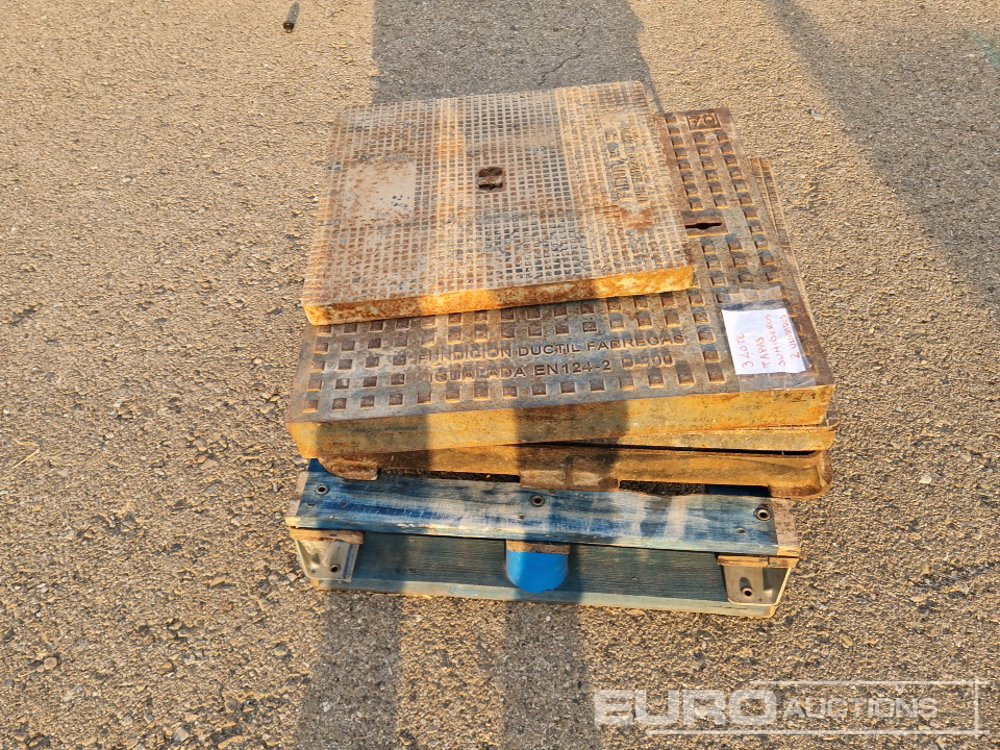 Pallet of Manhole Covers (3 of) - Celtniecības maisītājs: foto 4 Pallet of Manhole Covers (3 of) - Celtniecības maisītājs: foto 4