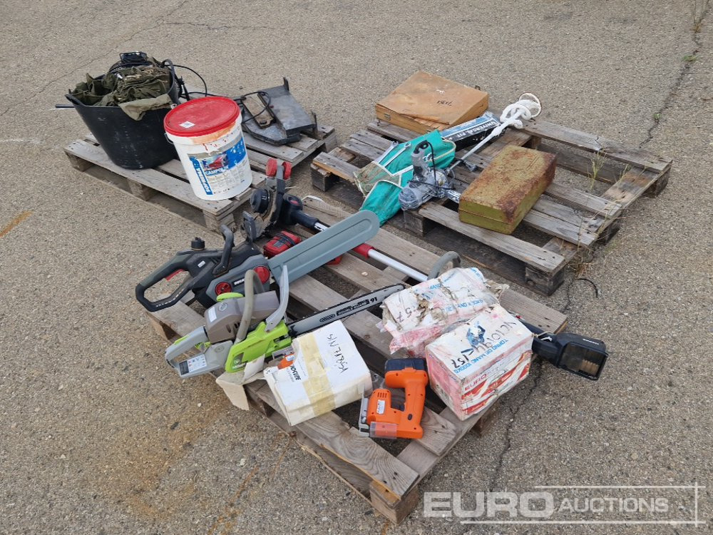 Pallet of Various Tools, Ventilator, Chainsaws, Spanners (3 of) - Celtniecības maisītājs: foto 3 Pallet of Various Tools, Ventilator, Chainsaws, Spanners (3 of) - Celtniecības maisītājs: foto 3