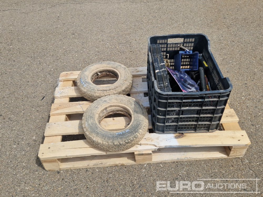 Pallet of Various Tools and Wheels - Celtniecības maisītājs: foto 2 Pallet of Various Tools and Wheels - Celtniecības maisītājs: foto 2