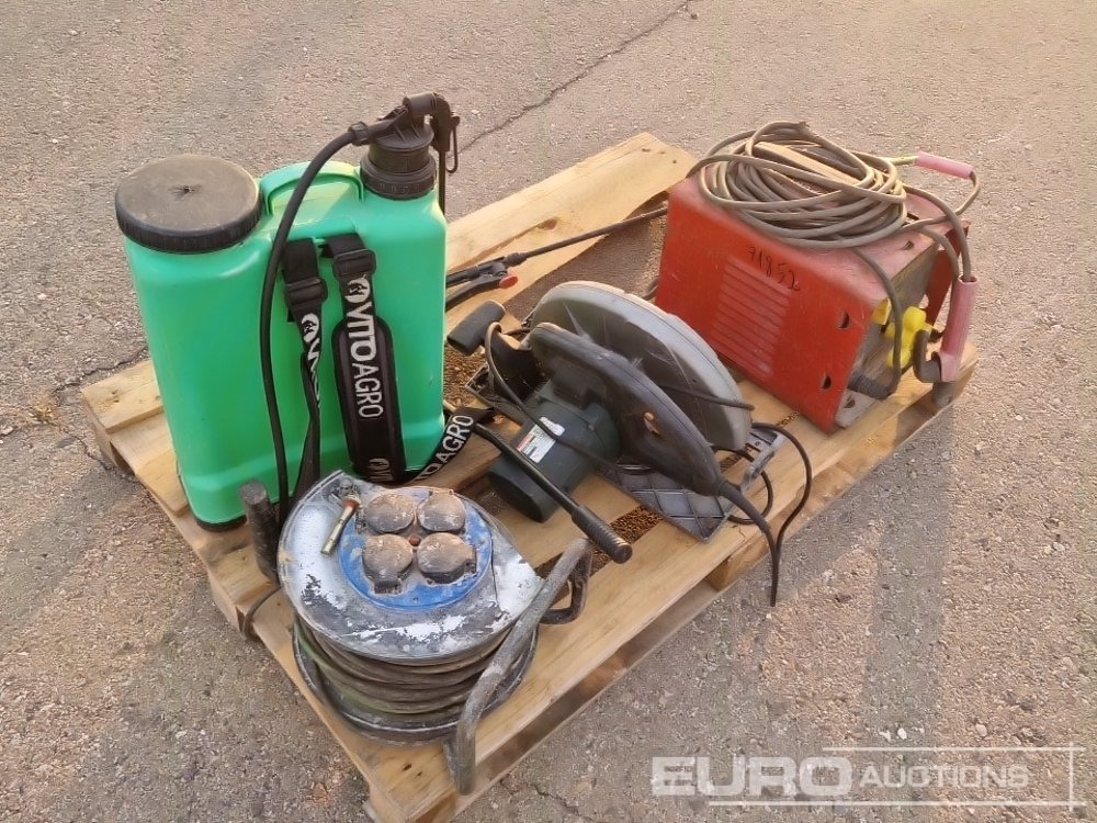 Pallet of Welding Machine, Circular Saw, Cable Reel, Backpack Sprayer - Celtniecības maisītājs: foto 1 Pallet of Welding Machine, Circular Saw, Cable Reel, Backpack Sprayer - Celtniecības maisītājs: foto 1