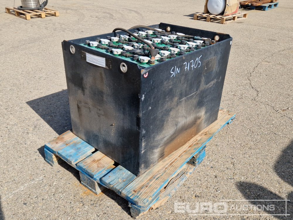 Set of Batteries to suit Electric Forklift - Akumulators - Elektroiekrāvējs: foto 1 Set of Batteries to suit Electric Forklift - Akumulators - Elektroiekrāvējs: foto 1