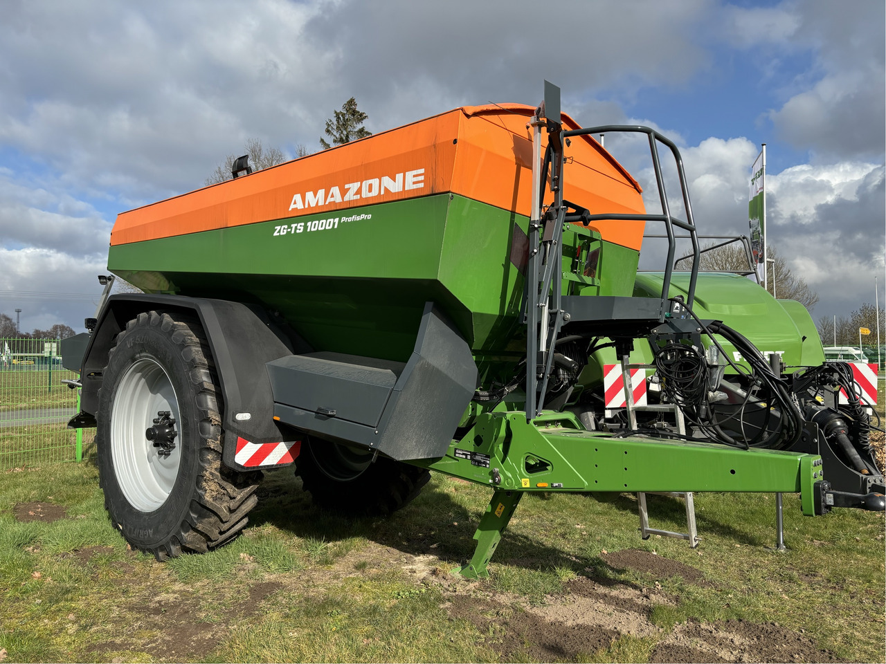 Amazone Anhängestreuer ZG-TS 10001 - Miglotājs: foto 1 Amazone Anhängestreuer ZG-TS 10001 - Miglotājs: foto 1