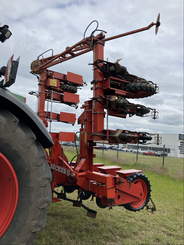 Becker Rübendrille 12 Reihen - Sējmašīna: foto 5 Becker Rübendrille 12 Reihen - Sējmašīna: foto 5