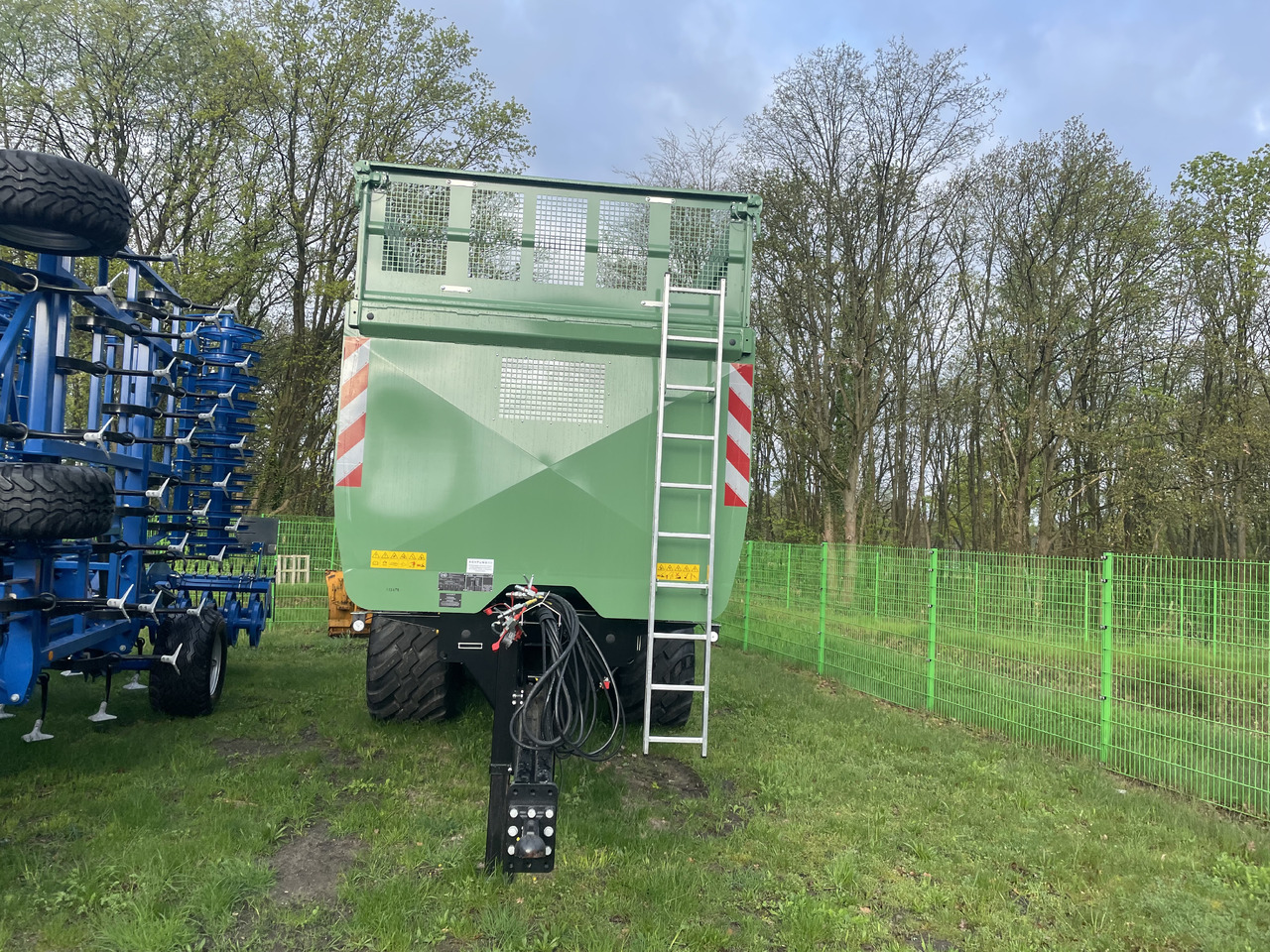 Brantner TA 24073/2 POWER-TUBE - Lauksaimniecības piekabe-pašizgāzējs: foto 2 Brantner TA 24073/2 POWER-TUBE - Lauksaimniecības piekabe-pašizgāzējs: foto 2