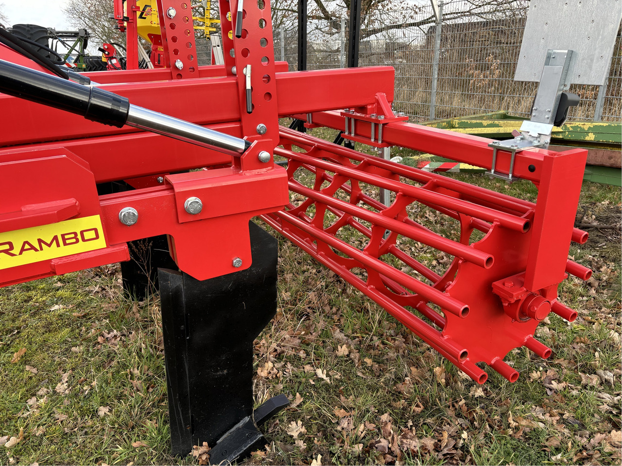 Brix Tiefenlockerer Rambo 900-H - Augsnes apstrādes tehnika: foto 2 Brix Tiefenlockerer Rambo 900-H - Augsnes apstrādes tehnika: foto 2