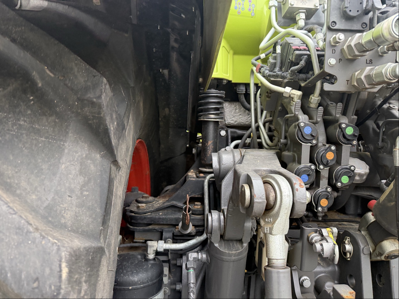 Claas Axion 870 C-Matic - Traktors: foto 2 Claas Axion 870 C-Matic - Traktors: foto 2