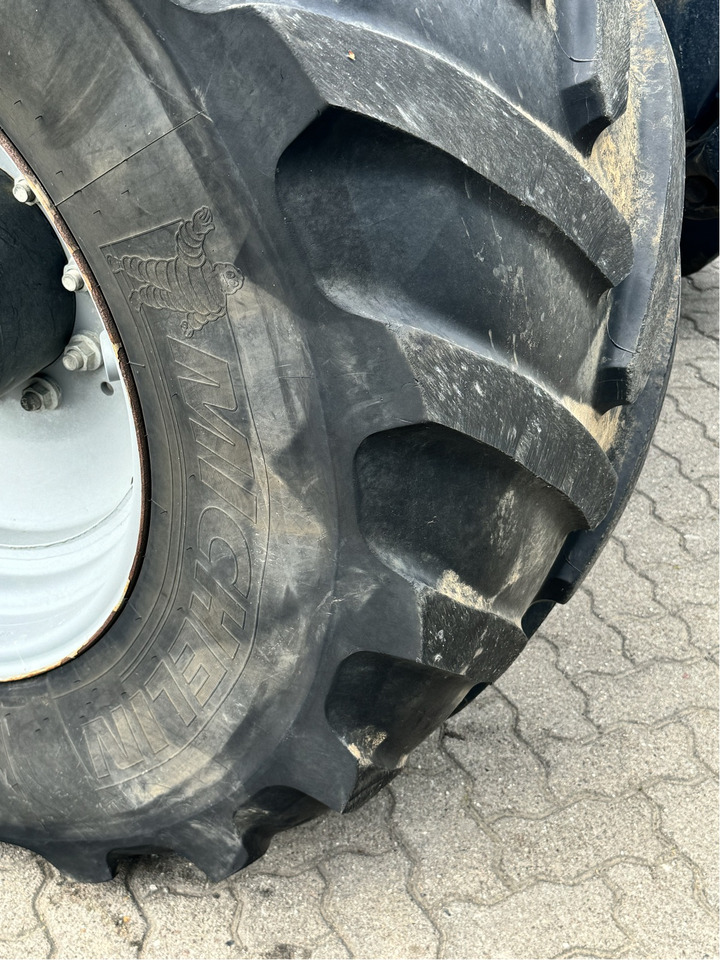 Deutz-Fahr Agrotron 7250 TTV - Traktors: foto 4 Deutz-Fahr Agrotron 7250 TTV - Traktors: foto 4
