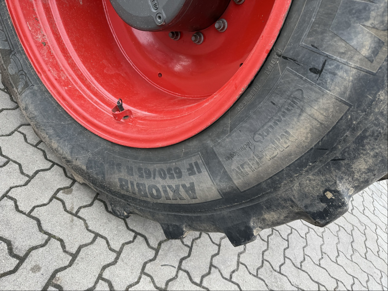 Fendt 1042 Vario Gen2 ProfiPlus - Traktors: foto 5 Fendt 1042 Vario Gen2 ProfiPlus - Traktors: foto 5