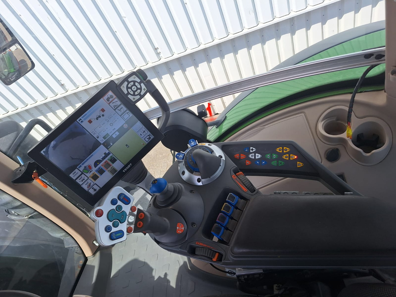 Fendt 1042 Vario S4 ProfiPlus - Traktors: foto 5 Fendt 1042 Vario S4 ProfiPlus - Traktors: foto 5