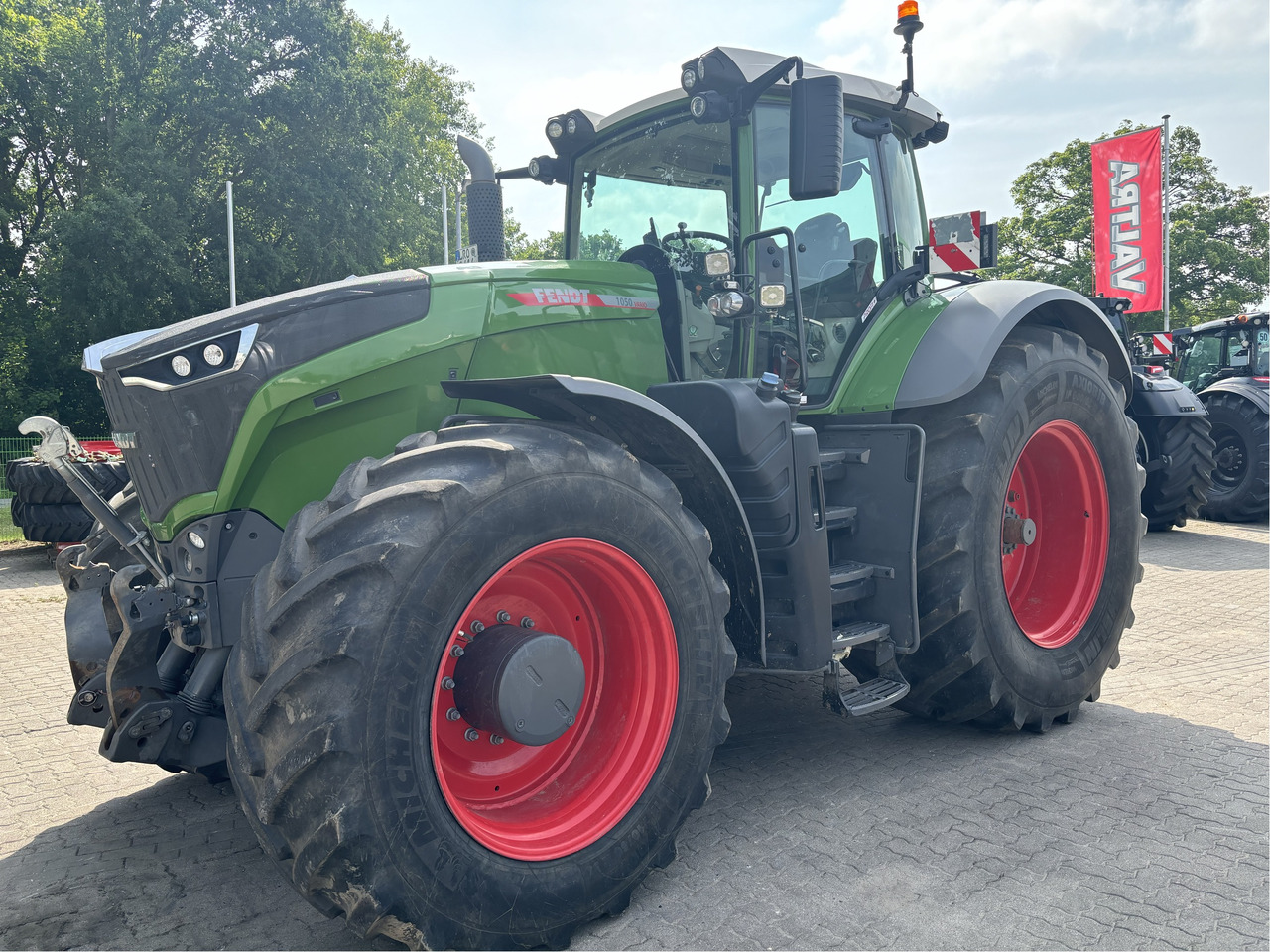 Fendt 1050 Vario Gen3 Profi - Traktors: foto 1 Fendt 1050 Vario Gen3 Profi - Traktors: foto 1