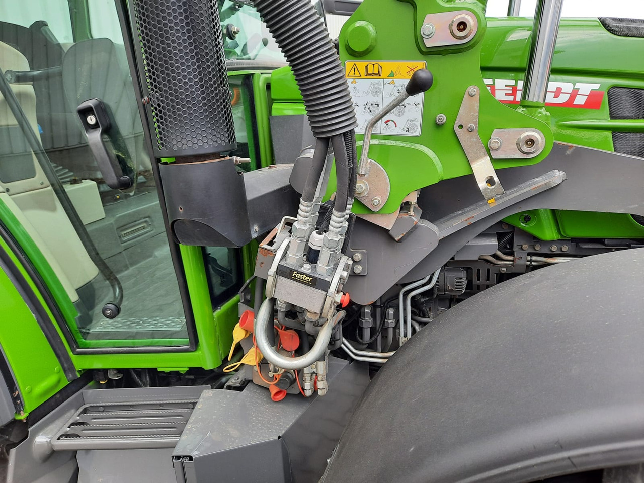 Traktors Fendt 211 Vario: foto 14