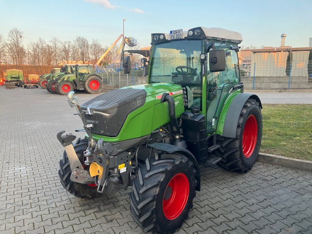 Fendt 211P Vario Gen3 Profi Setting1 - Traktors: foto 1 Fendt 211P Vario Gen3 Profi Setting1 - Traktors: foto 1