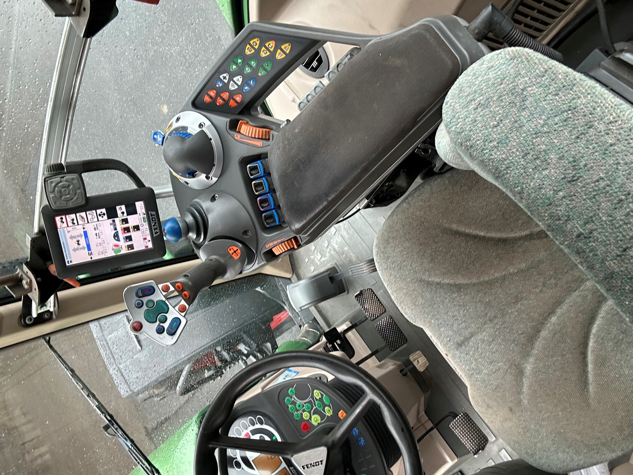 Fendt 714 Vario SCR Profi - Traktors: foto 4 Fendt 714 Vario SCR Profi - Traktors: foto 4