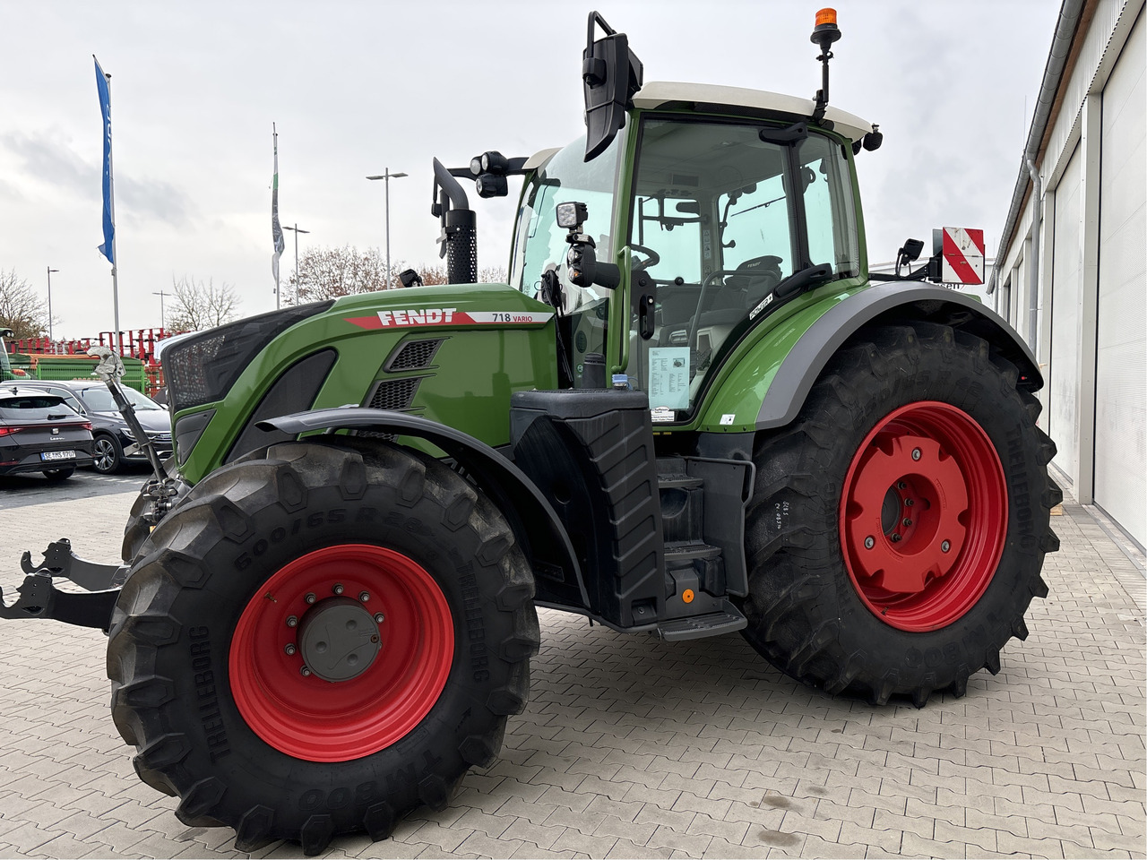 Fendt 718 Vario Gen6 PowerPlus - Traktors: foto 2 Fendt 718 Vario Gen6 PowerPlus - Traktors: foto 2