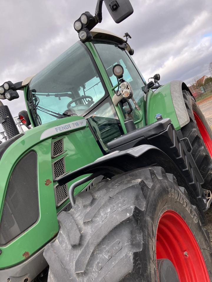 Fendt 718 Vario Profi - Traktors: foto 3 Fendt 718 Vario Profi - Traktors: foto 3