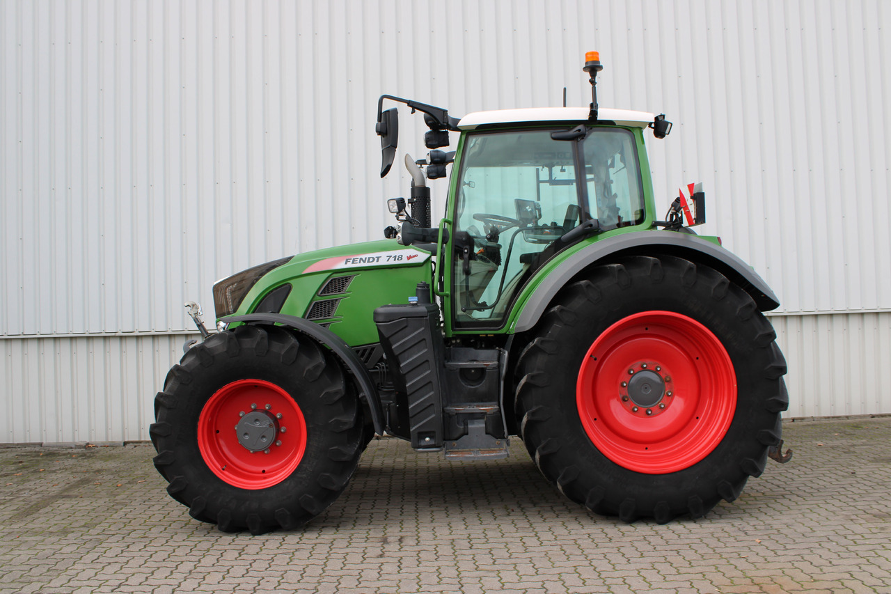 Fendt 718 Vario S4 ProfiPlus - Traktors: foto 1 Fendt 718 Vario S4 ProfiPlus - Traktors: foto 1