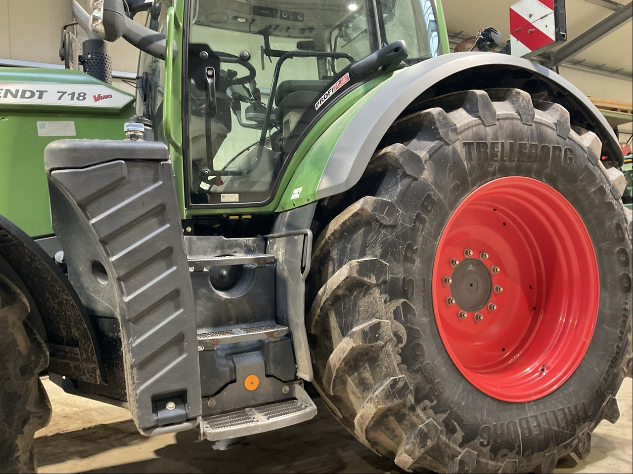 Fendt 718 Vario S4 ProfiPlus - Traktors: foto 4 Fendt 718 Vario S4 ProfiPlus - Traktors: foto 4