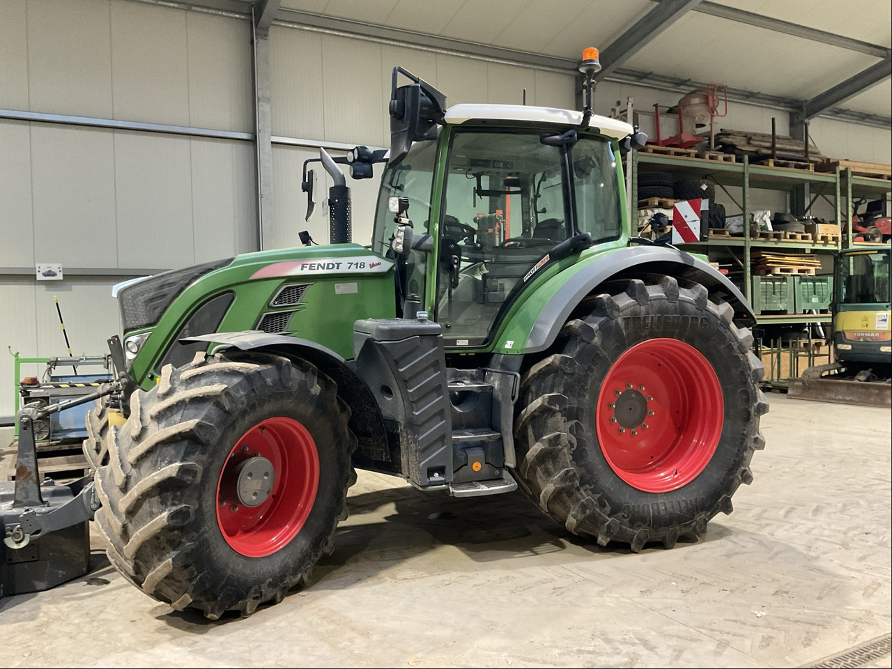 Fendt 718 Vario S4 ProfiPlus - Traktors: foto 1 Fendt 718 Vario S4 ProfiPlus - Traktors: foto 1