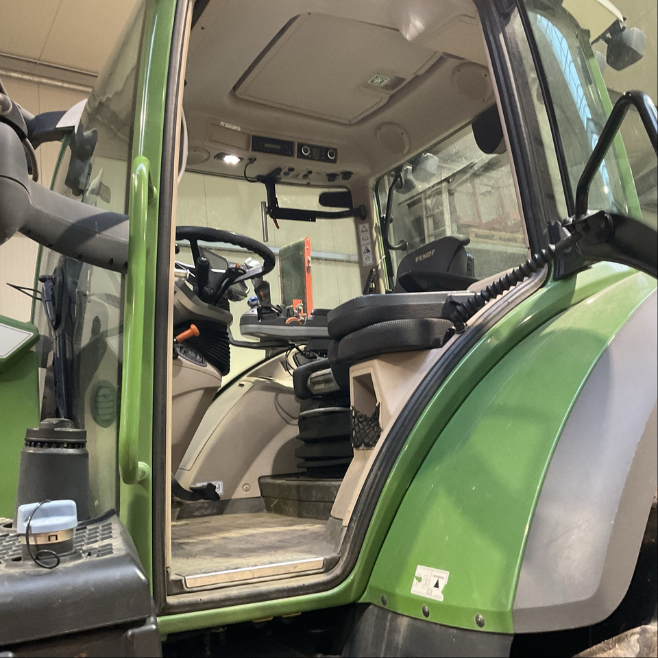 Fendt 718 Vario S4 ProfiPlus - Traktors: foto 3 Fendt 718 Vario S4 ProfiPlus - Traktors: foto 3