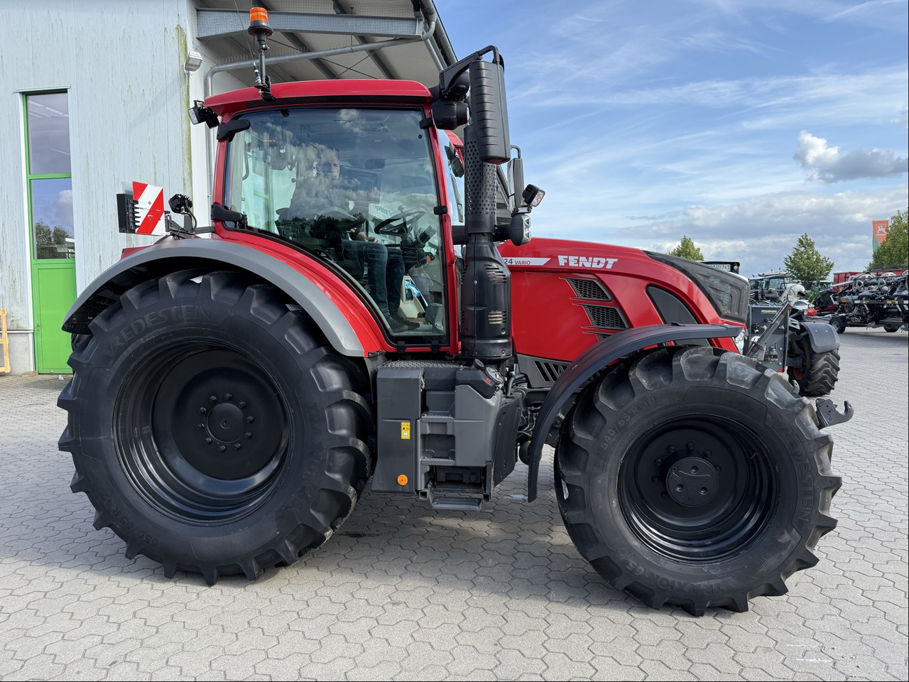 Traktors Fendt 724 Vario Gen6 ProfiPlus: foto 6