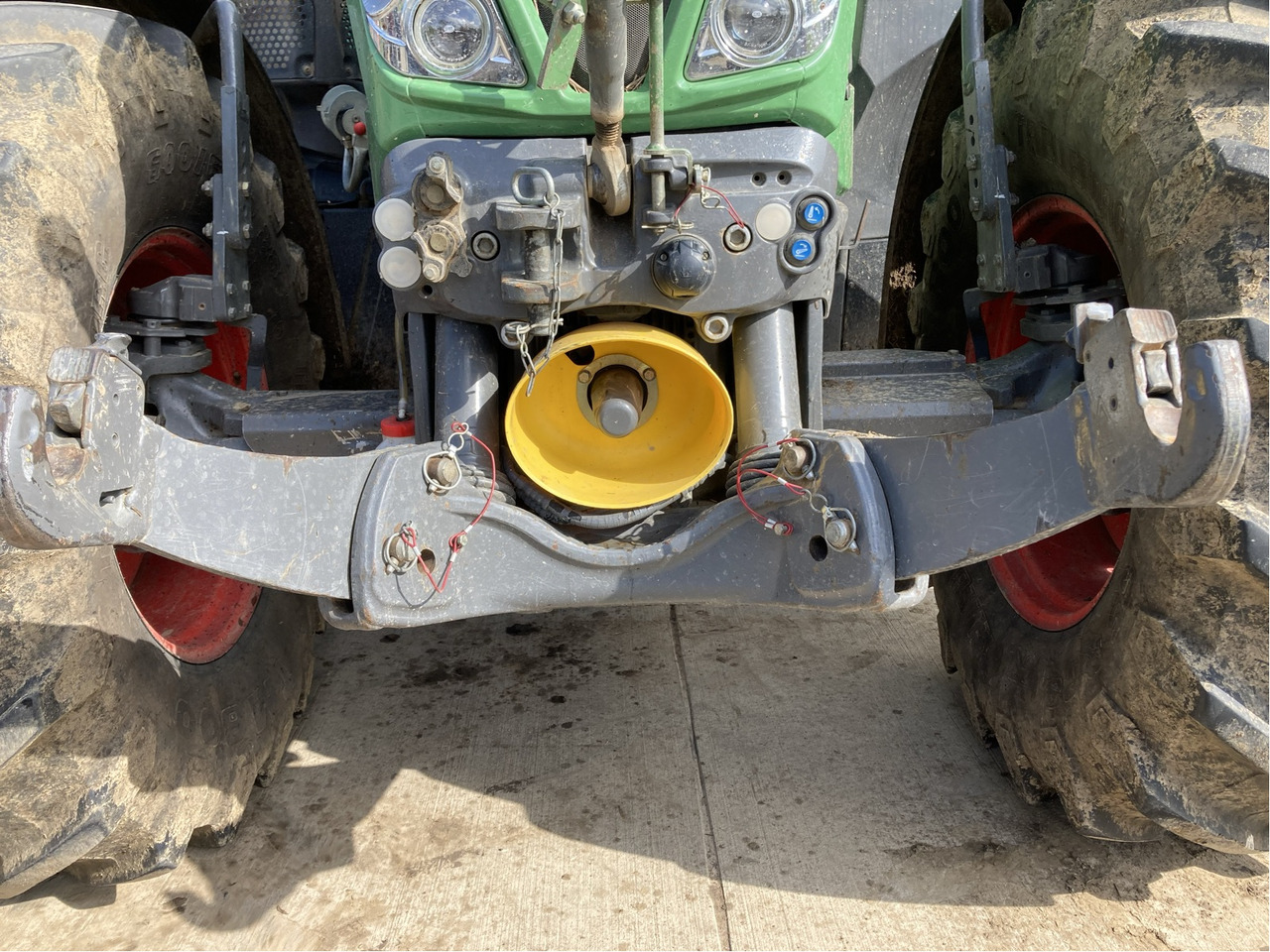 Fendt 724 Vario SCR - Traktors: foto 3 Fendt 724 Vario SCR - Traktors: foto 3