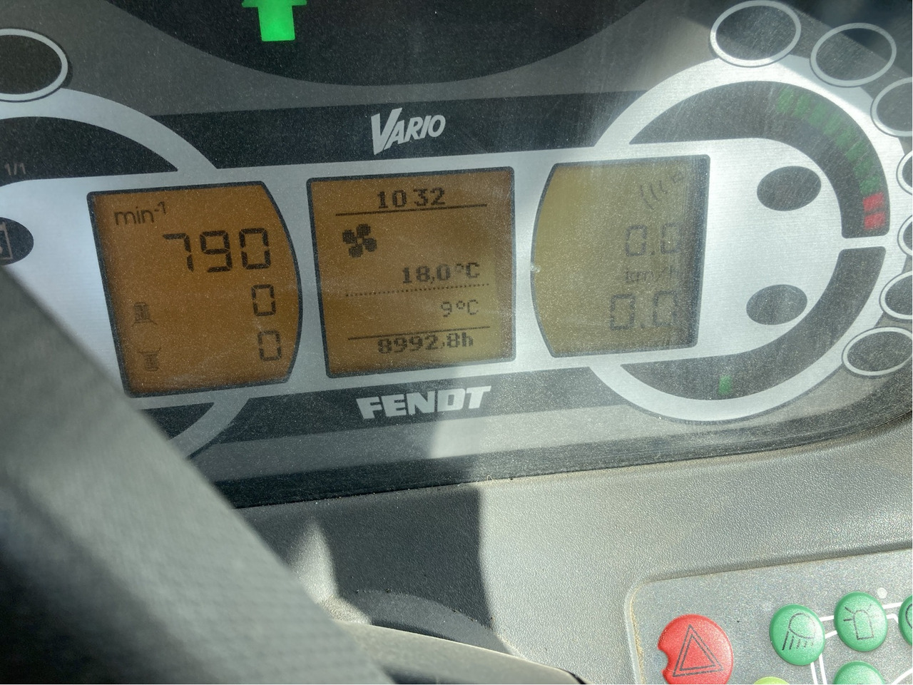 Fendt 724 Vario SCR - Traktors: foto 4 Fendt 724 Vario SCR - Traktors: foto 4