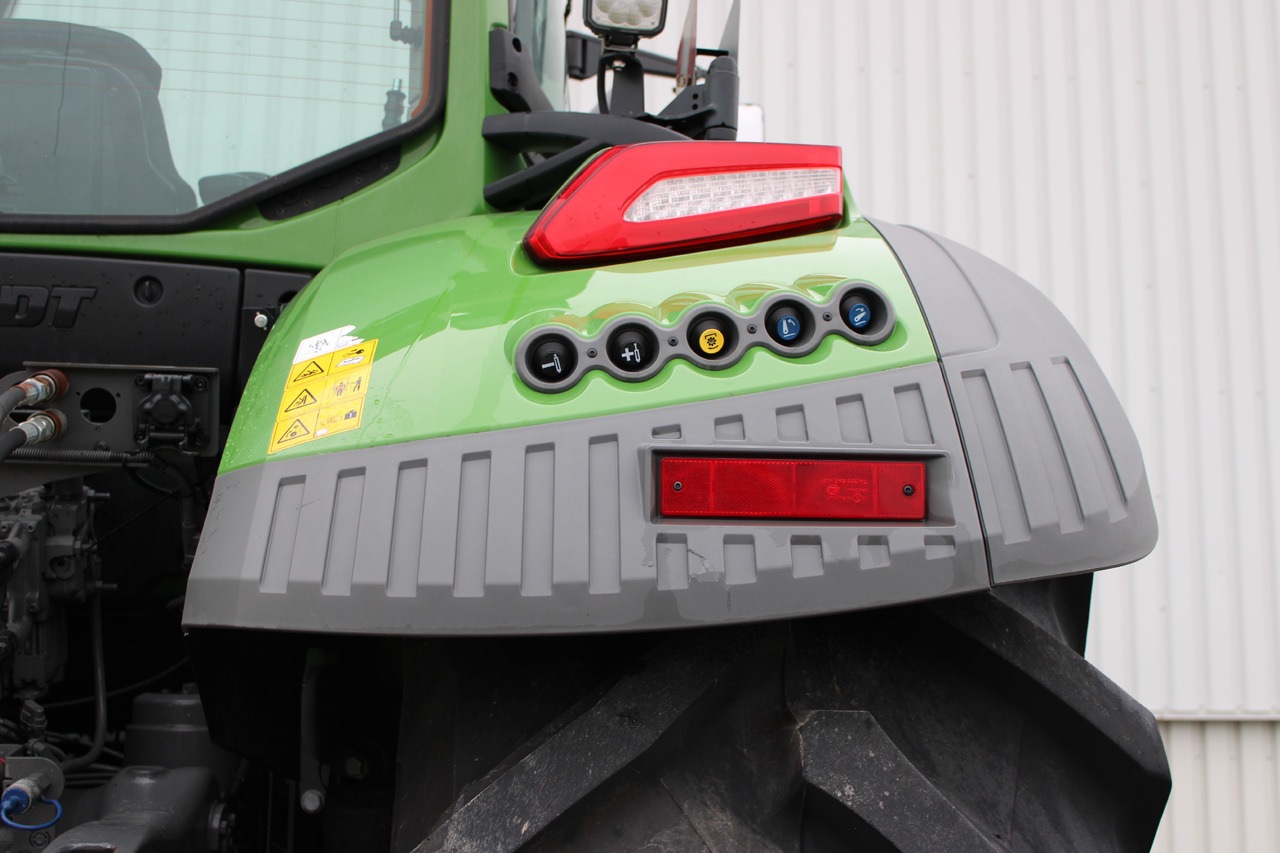 Fendt 726 Vario Gen7 Power Sett2 - Traktors: foto 2 Fendt 726 Vario Gen7 Power Sett2 - Traktors: foto 2