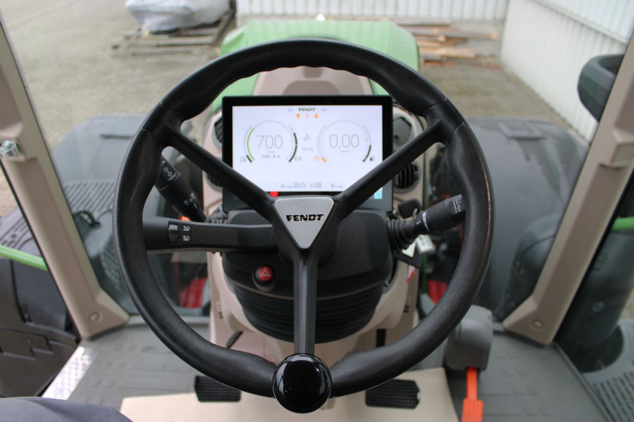 Fendt 726 Vario Gen7 Power Sett2 - Traktors: foto 4 Fendt 726 Vario Gen7 Power Sett2 - Traktors: foto 4
