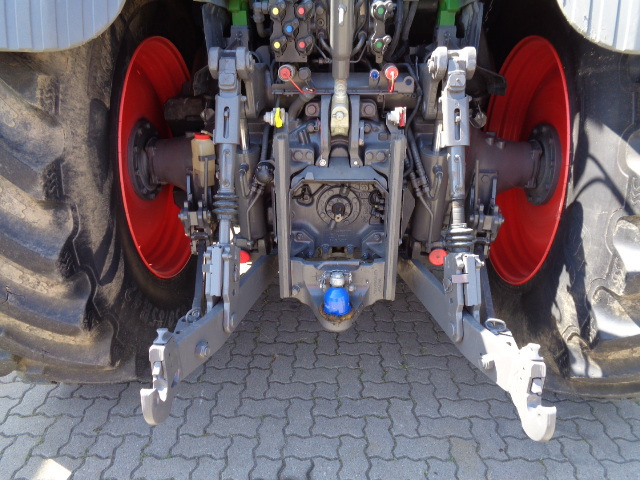 Traktors Fendt 824 Vario S4 ProfiPlus: foto 15