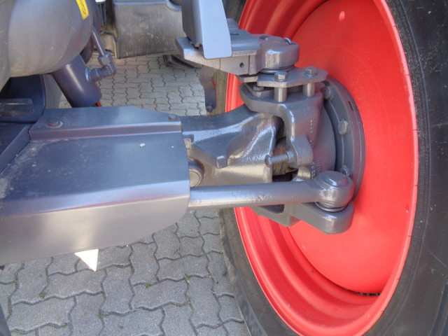 Traktors Fendt 824 Vario S4 ProfiPlus: foto 13