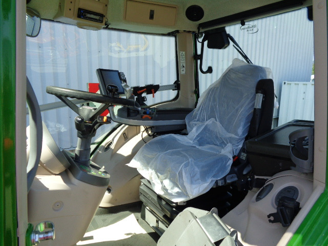 Traktors Fendt 824 Vario S4 ProfiPlus: foto 8