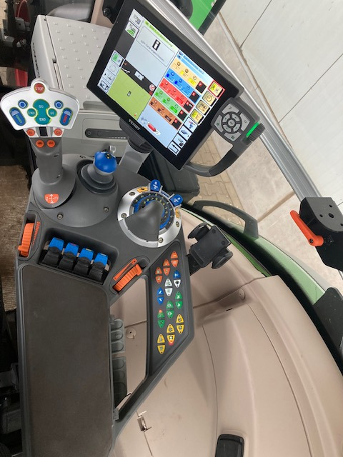 Fendt 828 Vario S4 Profi - Traktors: foto 3 Fendt 828 Vario S4 Profi - Traktors: foto 3