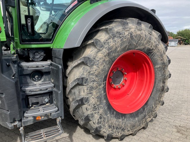 Fendt 828 Vario S4 Profi - Traktors: foto 4 Fendt 828 Vario S4 Profi - Traktors: foto 4