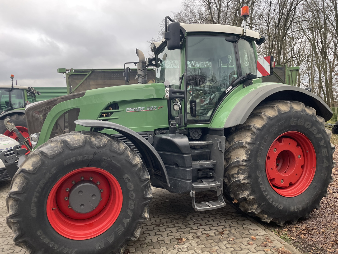 Fendt 927 Vario - Traktors: foto 1 Fendt 927 Vario - Traktors: foto 1