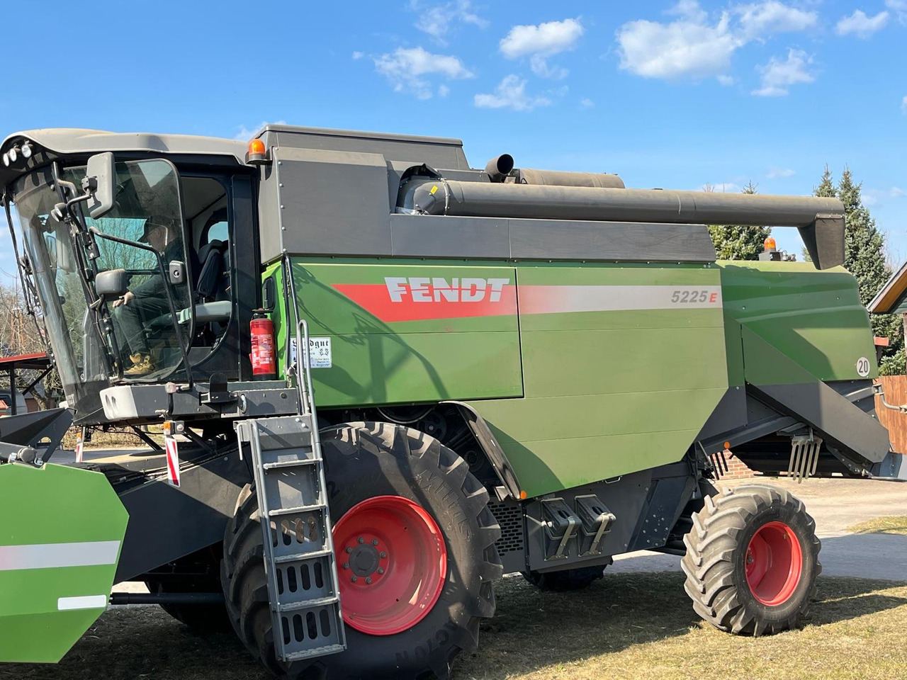 Fendt Mähdrescher 5225 E - Labības kombains: foto 2 Fendt Mähdrescher 5225 E - Labības kombains: foto 2