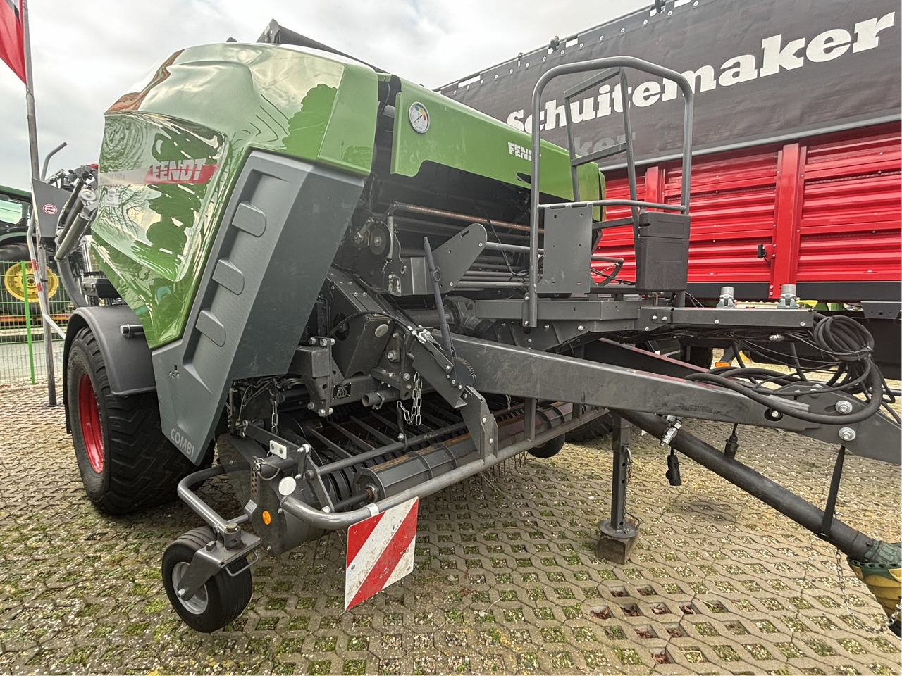 Fendt Rotana 160 V Combi - Siena sagatavošanas tehnika: foto 1 Fendt Rotana 160 V Combi - Siena sagatavošanas tehnika: foto 1