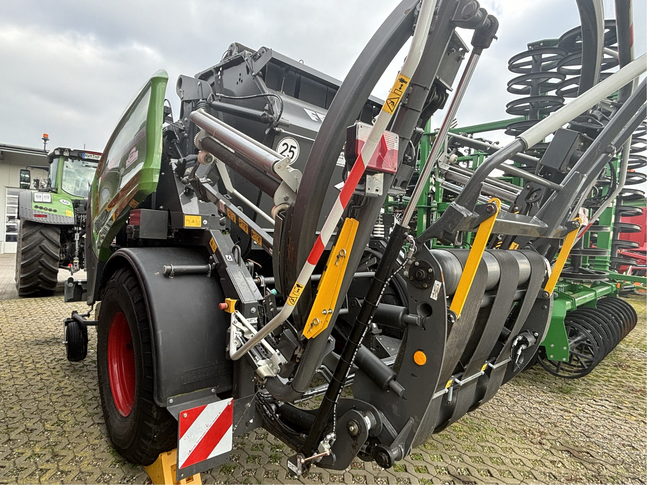 Fendt Rotana 160 V Combi - Siena sagatavošanas tehnika: foto 2 Fendt Rotana 160 V Combi - Siena sagatavošanas tehnika: foto 2