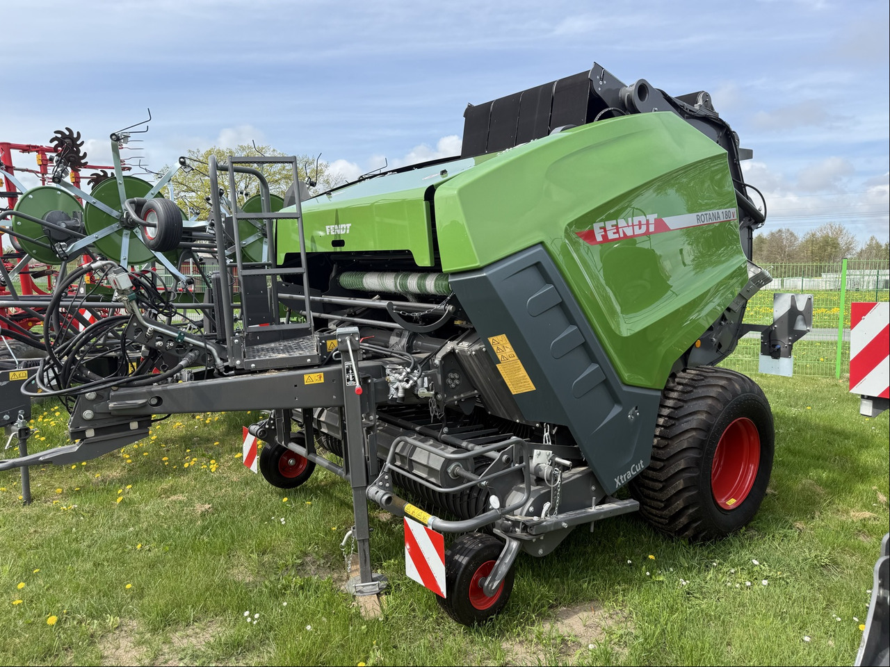 Fendt Rotana 180 V Xtra 25-Messer - Siena sagatavošanas tehnika: foto 1 Fendt Rotana 180 V Xtra 25-Messer - Siena sagatavošanas tehnika: foto 1