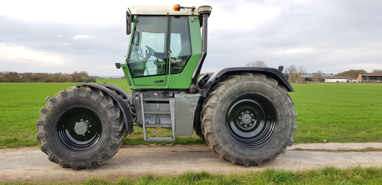 Fendt Xylon 520 - Traktors: foto 5 Fendt Xylon 520 - Traktors: foto 5