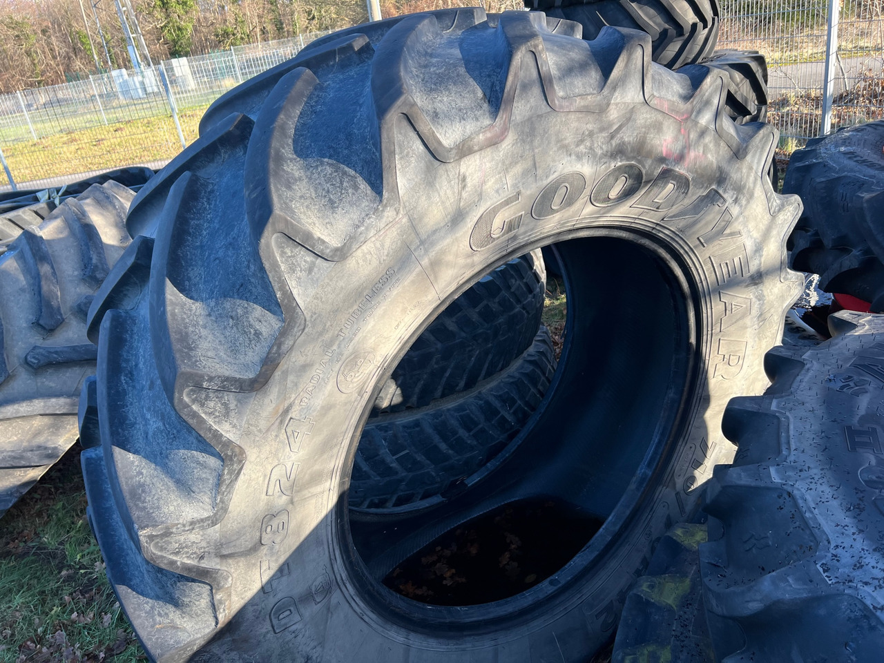 Goodyear 1x Reifen 710/70 R42 - Riepas un diski: foto 1 Goodyear 1x Reifen 710/70 R42 - Riepas un diski: foto 1