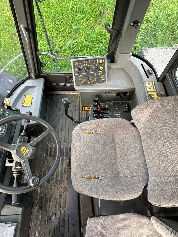 JCB Fastrac - Traktors: foto 3 JCB Fastrac - Traktors: foto 3