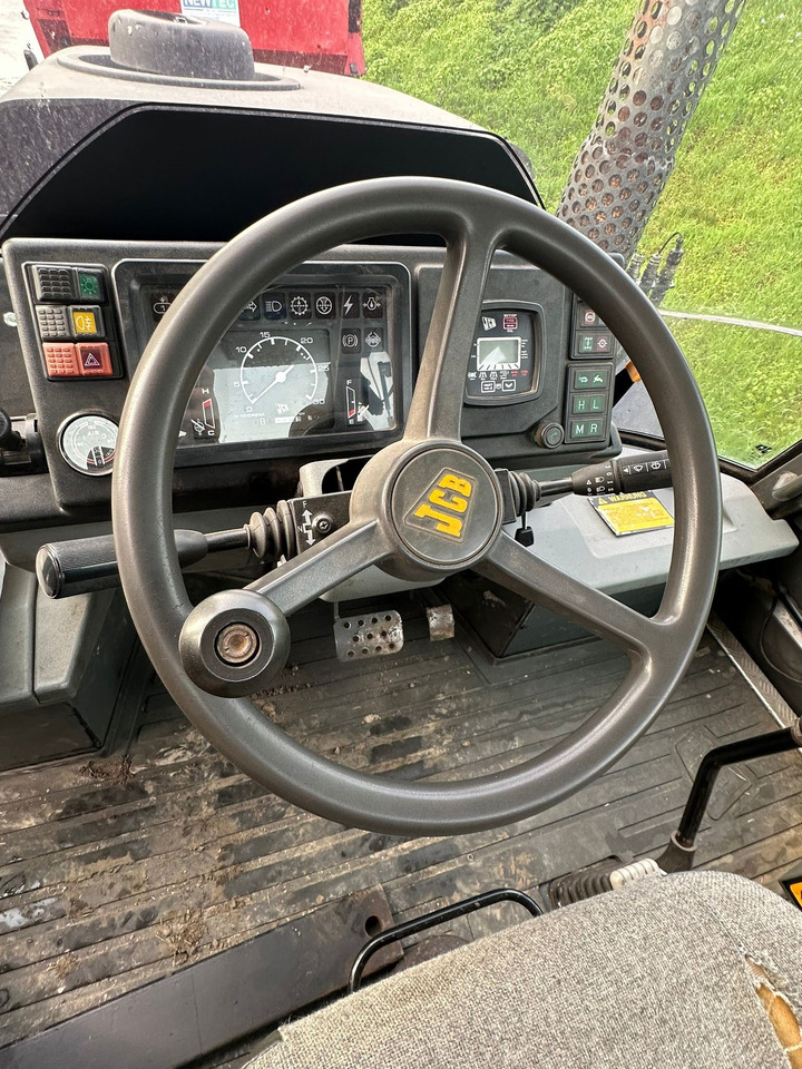JCB Fastrac - Traktors: foto 2 JCB Fastrac - Traktors: foto 2