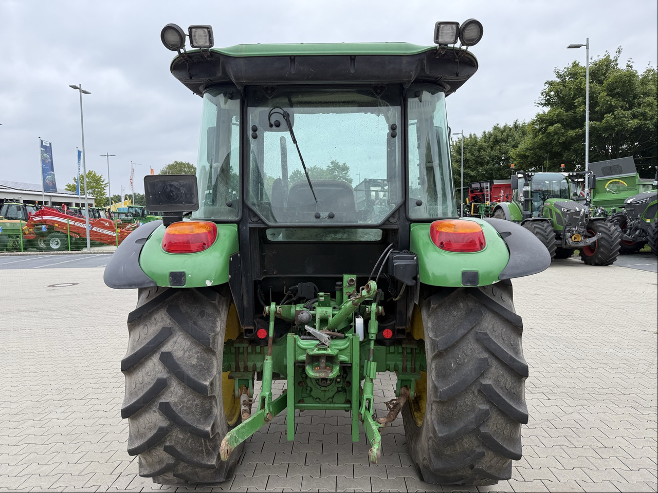 John Deere 5075E - Traktors: foto 5 John Deere 5075E - Traktors: foto 5