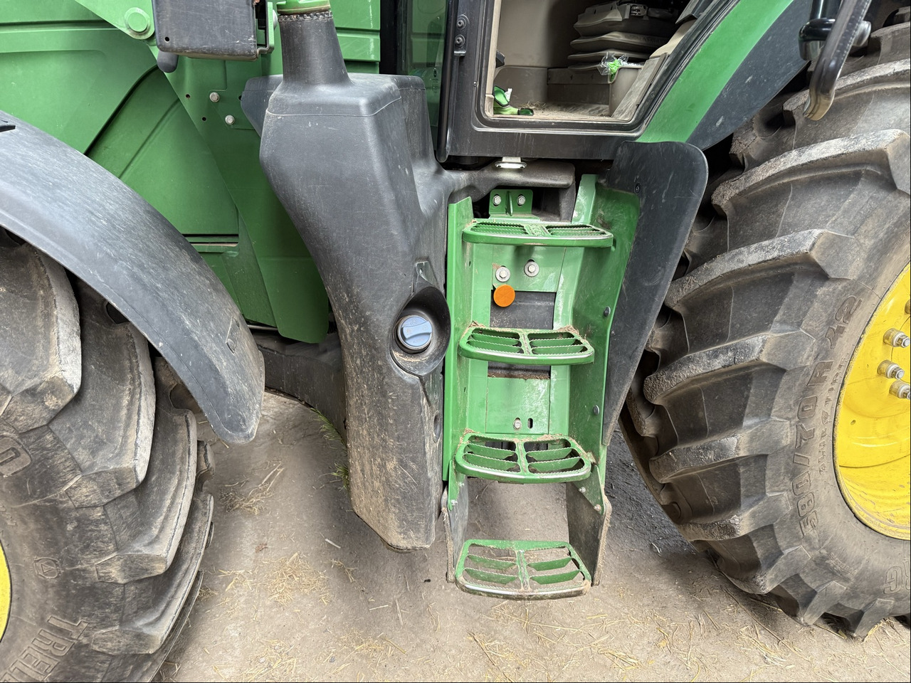 John Deere 6175 R AutoQuad - Traktors: foto 4 John Deere 6175 R AutoQuad - Traktors: foto 4