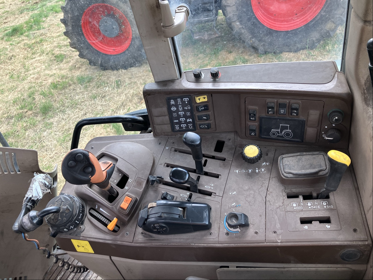 John Deere 6920 Auto Quad - Traktors: foto 3 John Deere 6920 Auto Quad - Traktors: foto 3