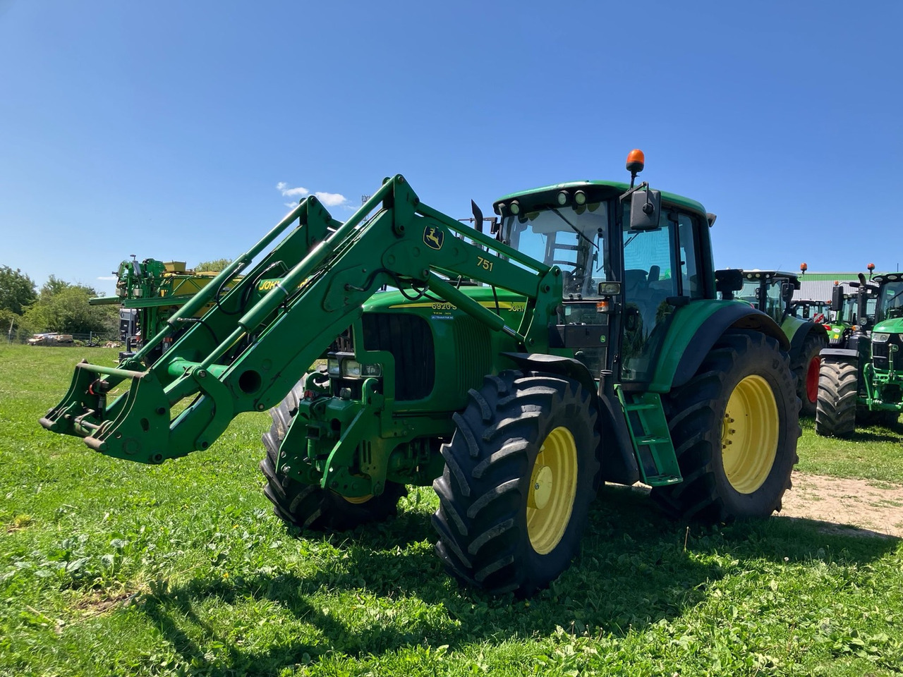 John Deere 6920S AutoPower - Traktors: foto 1 John Deere 6920S AutoPower - Traktors: foto 1