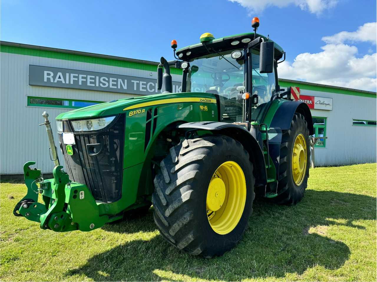 John Deere 8370 R - Traktors: foto 1 John Deere 8370 R - Traktors: foto 1