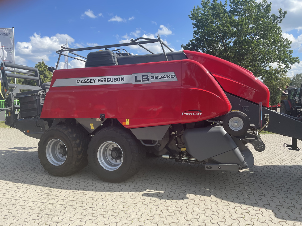 Massey Ferguson 2234 XDTC EU - Kīpu prese: foto 1 Massey Ferguson 2234 XDTC EU - Kīpu prese: foto 1