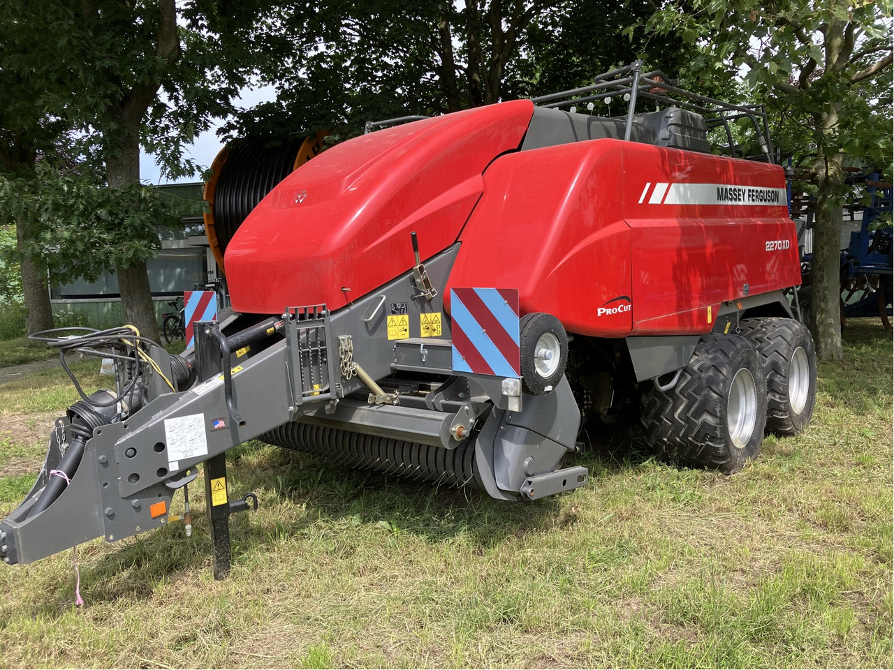 Massey Ferguson 2270 XDTC - Kīpu prese: foto 5 Massey Ferguson 2270 XDTC - Kīpu prese: foto 5