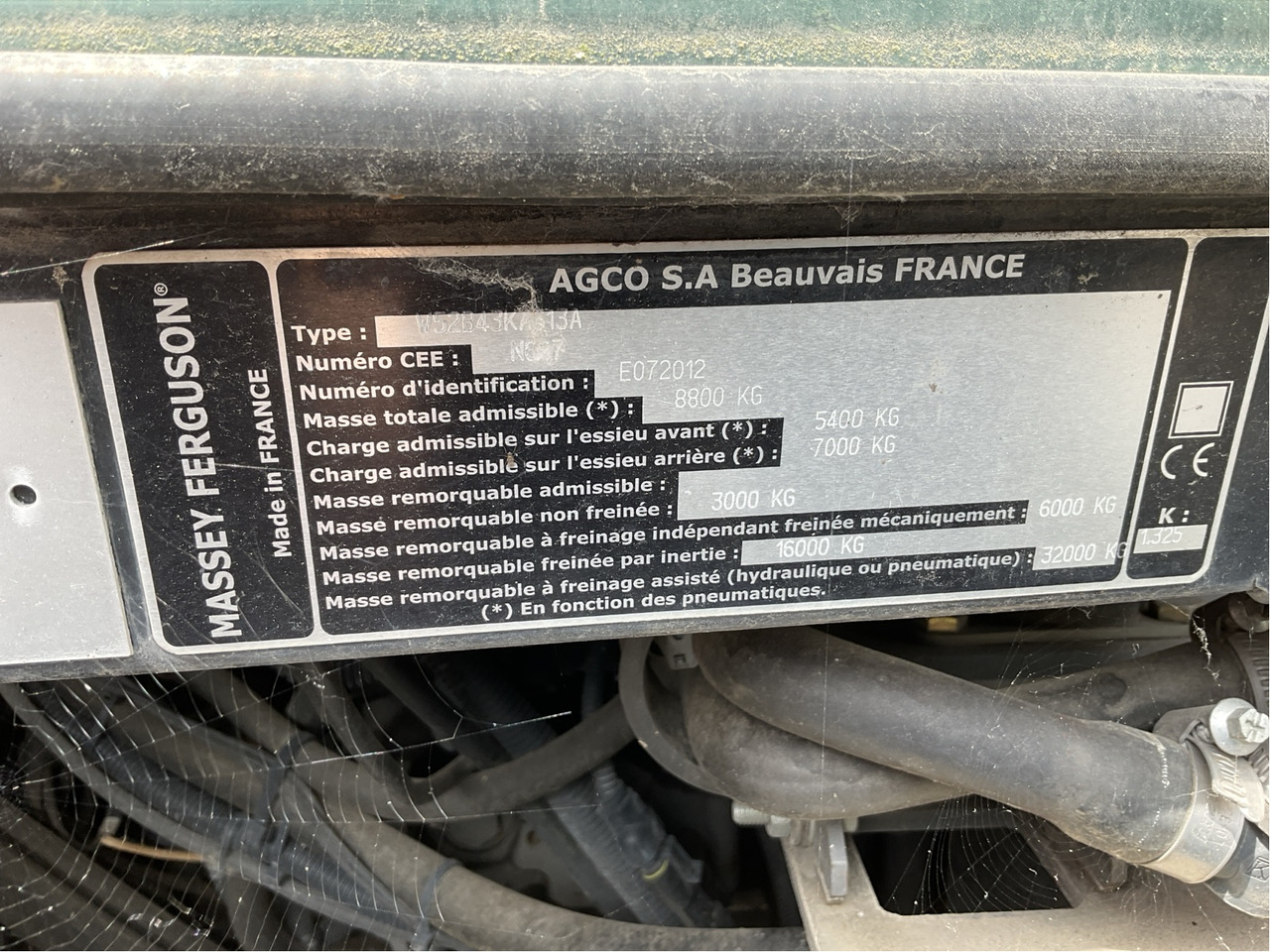 Massey Ferguson 6614 Dyna 6 - Traktors: foto 2 Massey Ferguson 6614 Dyna 6 - Traktors: foto 2